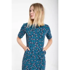 DANEFAE - ORGANIC - DANEPOLLY DRESS - DAMEN KURZARM-KLEID 7 DANEFAE - ORGANIC - DANEPOLLY DRESS - DAMEN KURZARM-KLEID -Schicke Mode Verkauf POLLY DRESS DUSTY BLUE FLEURI 1 1280x1280