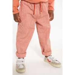 DANEFAE - DANEFREDE SEARSUCKER PANTS - GRIFFIGE STREIFENHOSE - CHALK/BRIGHT RED -Schicke Mode Verkauf SS 2023 DANEFAE KIDS 159 1280x1280