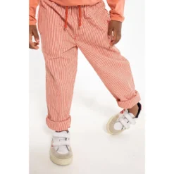 DANEFAE - DANEFREDE SEARSUCKER PANTS - GRIFFIGE STREIFENHOSE - CHALK/BRIGHT RED -Schicke Mode Verkauf SS 2023 DANEFAE KIDS 160 1280x1280