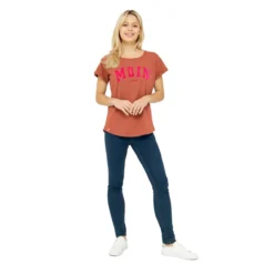 DERBE - MOIN - DAMEN KURZARM T- SHIRT - CINNAMON 9 DERBE - MOIN - DAMEN KURZARM T- SHIRT - CINNAMON -Schicke Mode Verkauf W 03 TSFL Moincinnamon0850 070 1800x1800 Kopie 1280x1280
