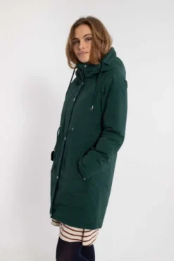 DANEFAE - DANENORA WINTER PARKA - DAMEN WINTERMANTEL - DEEP FOREST -Schicke Mode Verkauf danefae ladies fw2022 23 122 1280x1280