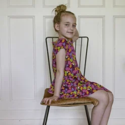 SENSE ORGANICS - FINA DRESS - KURZARM KLEID BIO - AOP TROPICAL BERRY -Schicke Mode Verkauf outside 2211523 fina 02 1280x1280